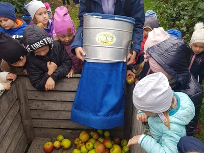 2022/09 Wycieczka do SADU JABŁKOWEGO w Głuchowie cz.1