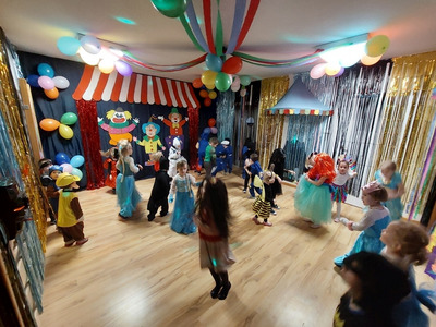 2023/02 Cyrkowy zawrót głowy… czyli kolorowy balik karnawałowy cz.1