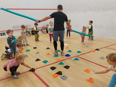 2023/11 Wycieczka i zajęcia sportowe w Art Fitness cz.1