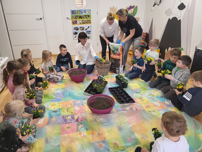 2024/03 Warsztaty ogrodnicze - ukwiecamy przedszkole